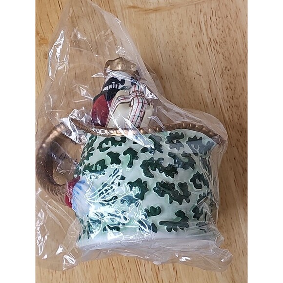 Avon Gift Collection St. Nicholas Sugar and Creamer - Picture 3 of 6